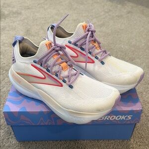 Brooks White and Purple Running Shoes